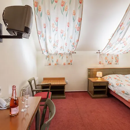 Augustus Et Otto Hotel