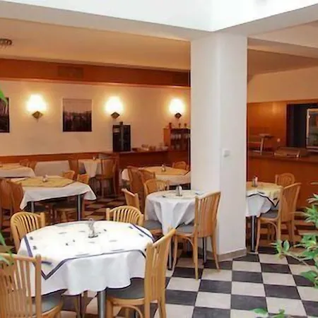 Augustus Et Otto Szálloda 4*