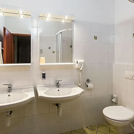 Augustus Et Otto Hotel 4*