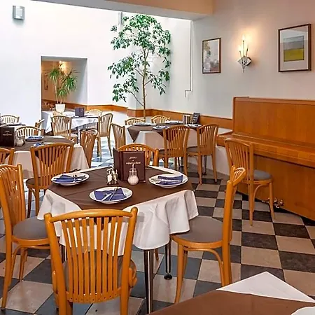 Augustus Et Otto Hotel 4*
