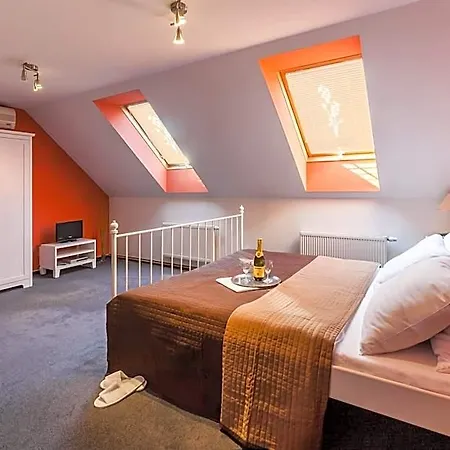 Hotel Augustus Et Otto 4*