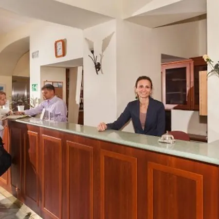 Hotel Augustus Et Otto Praag